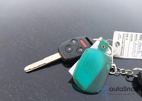 2011 Honda Accord 2.4 Ex из США, поврежденный, VIN 1HGCP2F7XBA022028